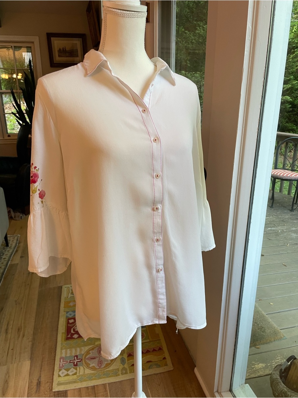 FDJ French Dressing Jeans white Button-Front Blouse w/ watercolor floral Detail